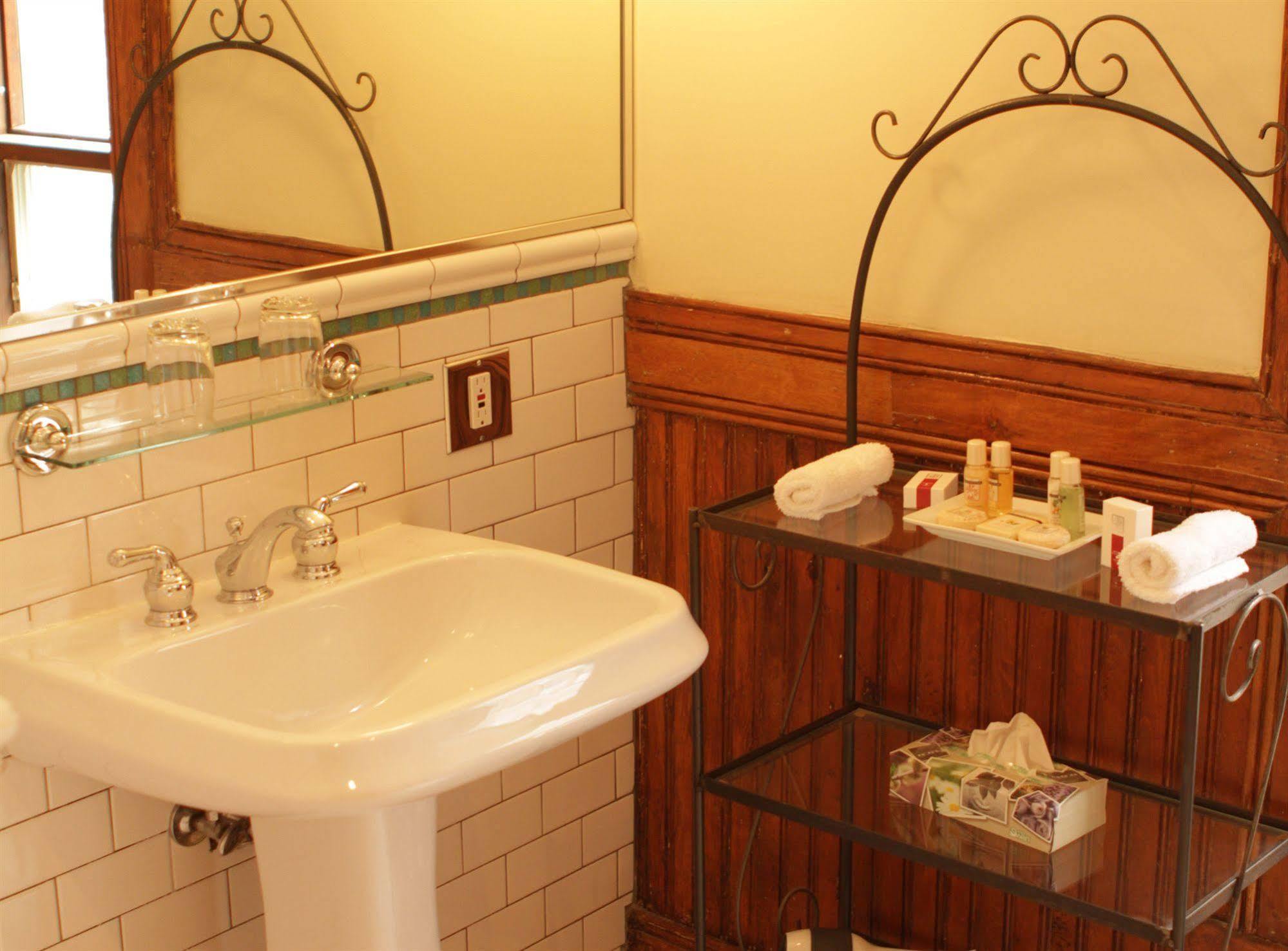 Auberge De La Place Royale มอนทรีอัล ภายนอก รูปภาพ